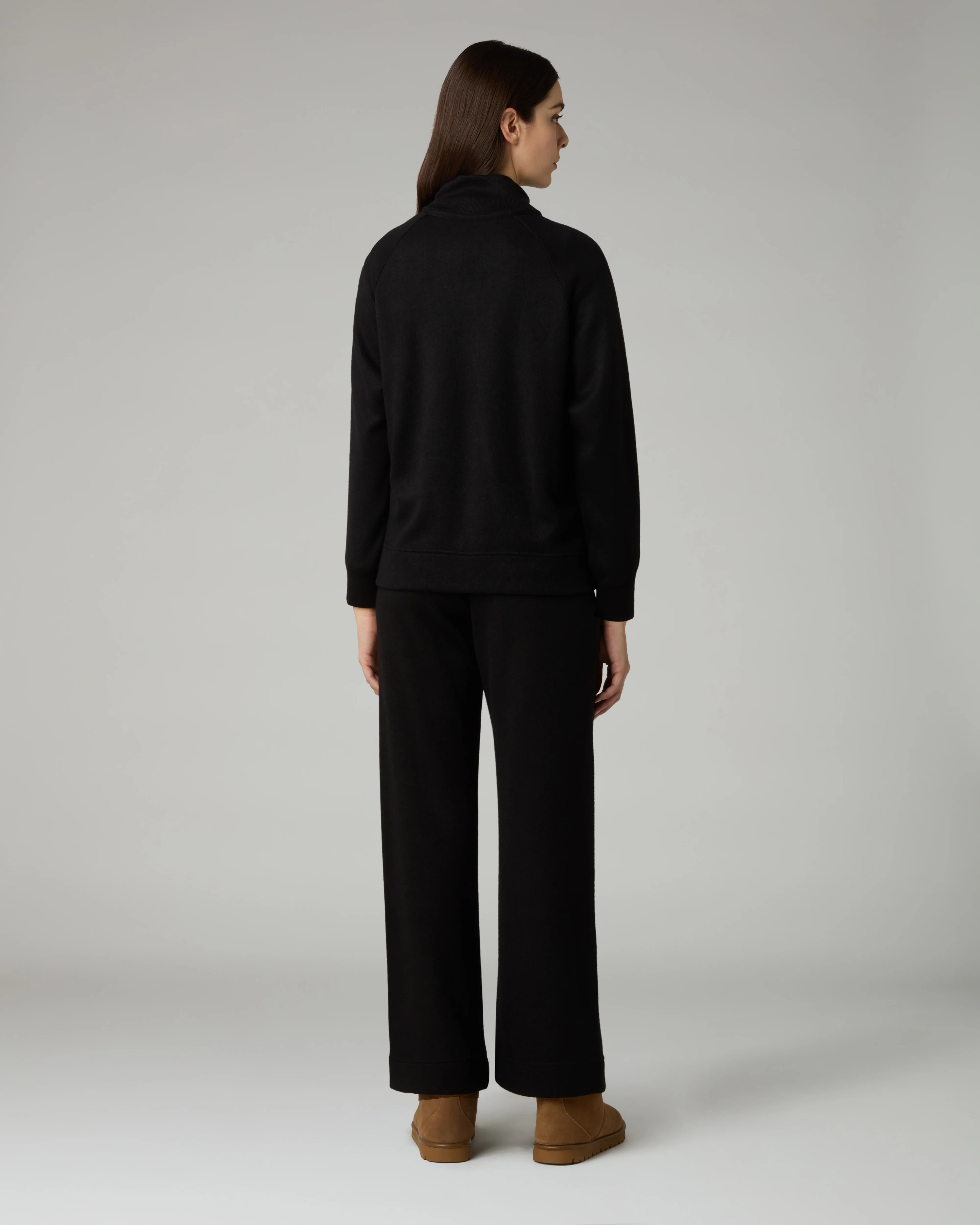 Comfy Minou Tracksuit - Image 2