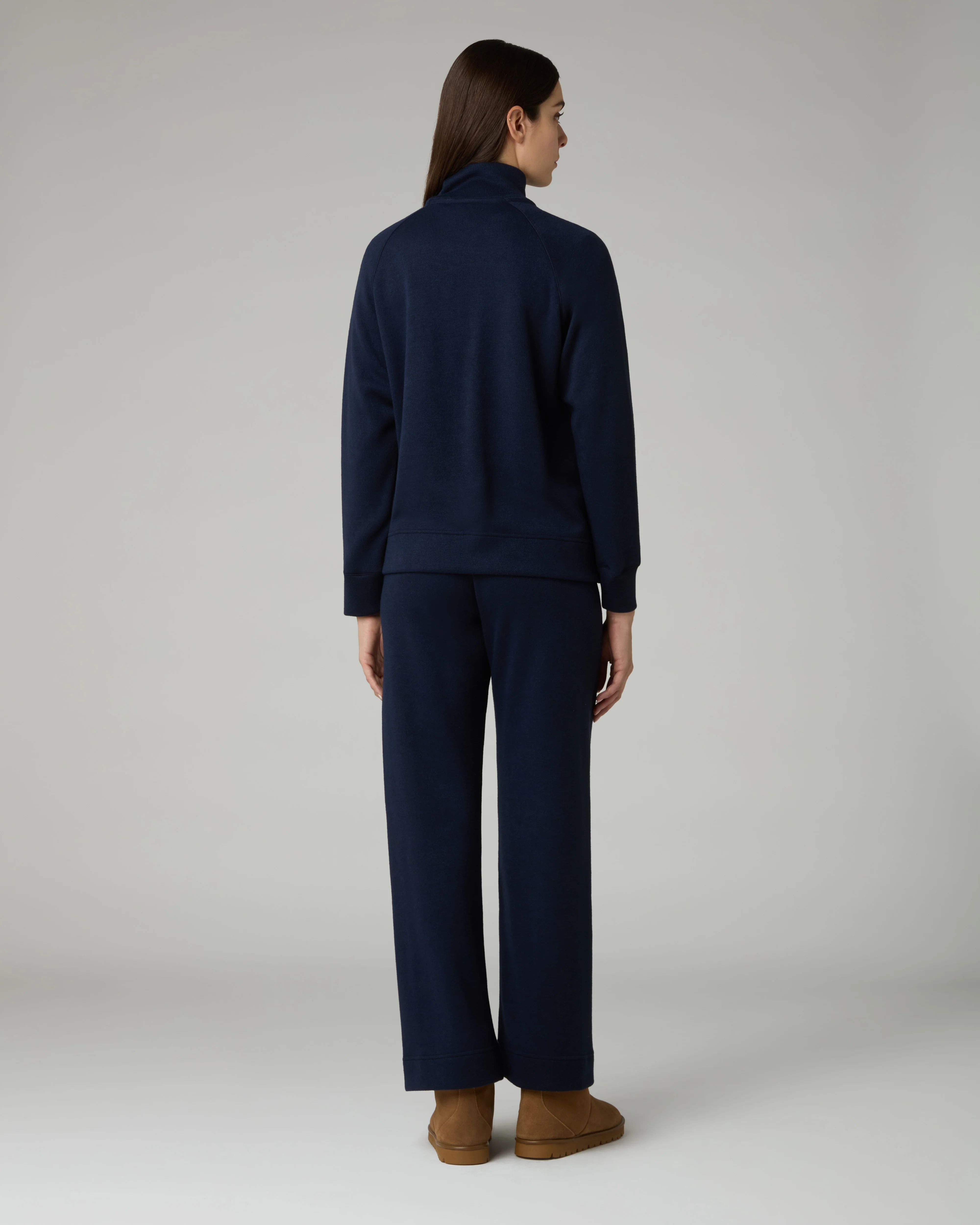Comfy Minou Tracksuit - Image 2