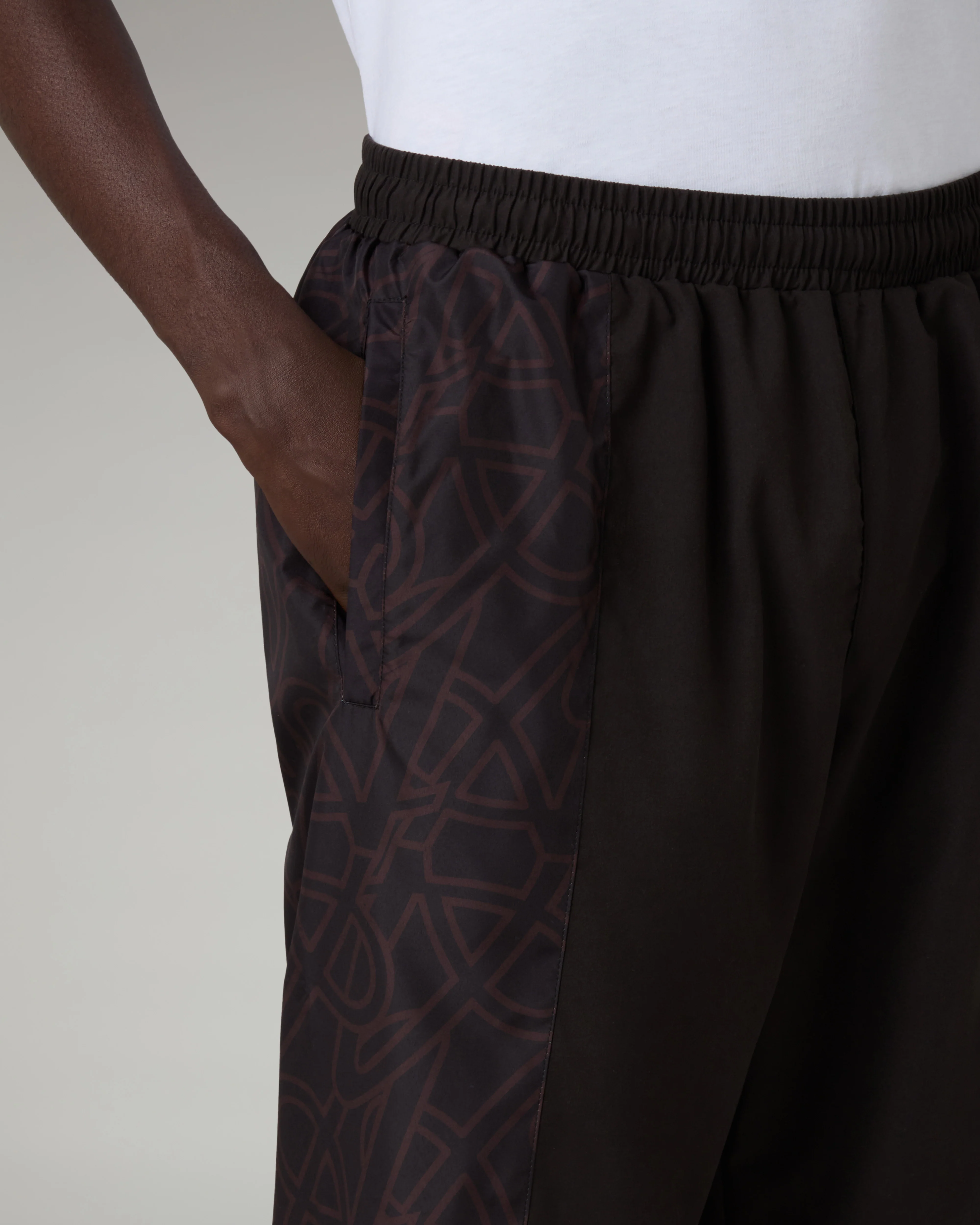 Iconissima Tracksuit - Image 7