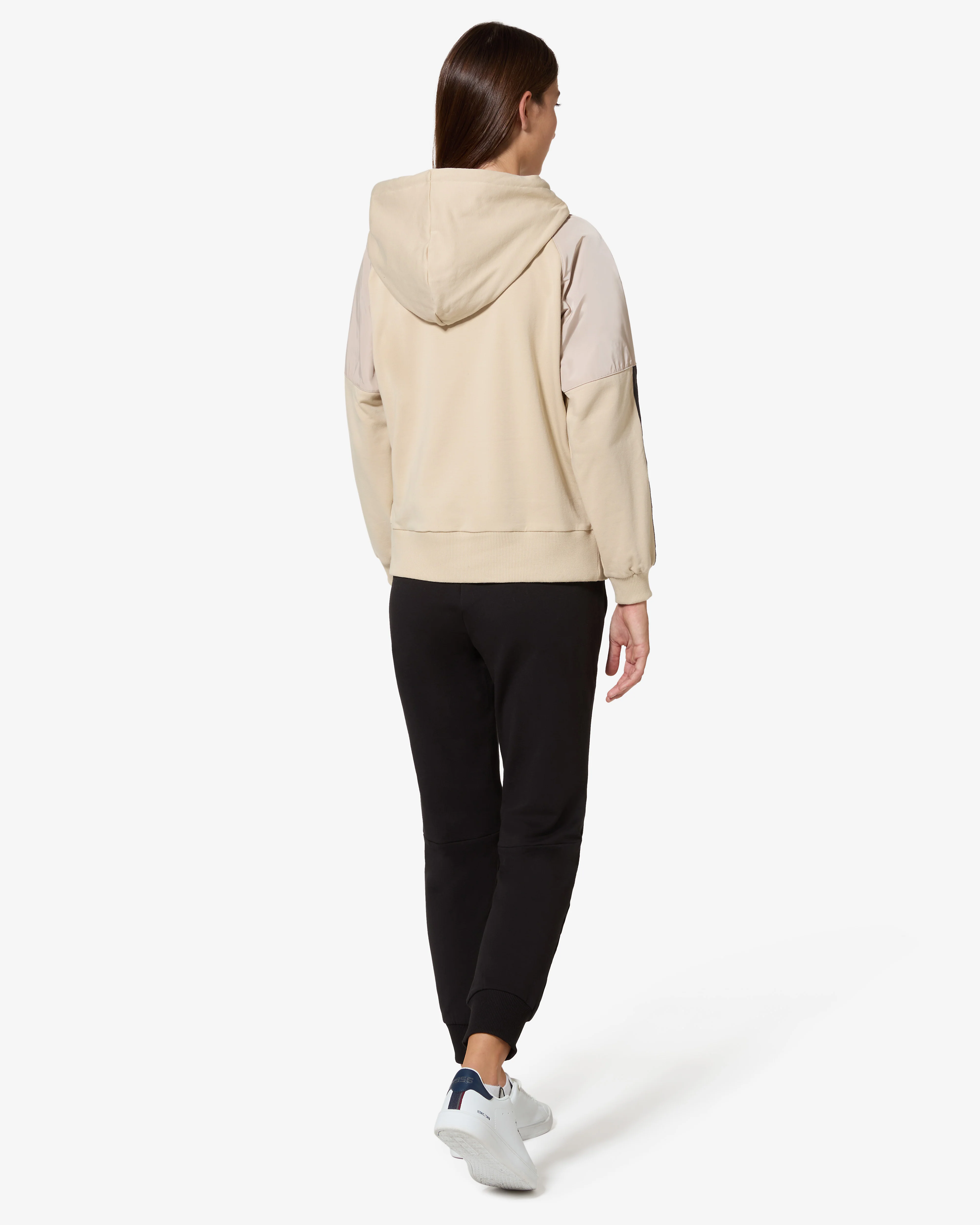Urban Tracksuit: Australian Sportswear - Image 3